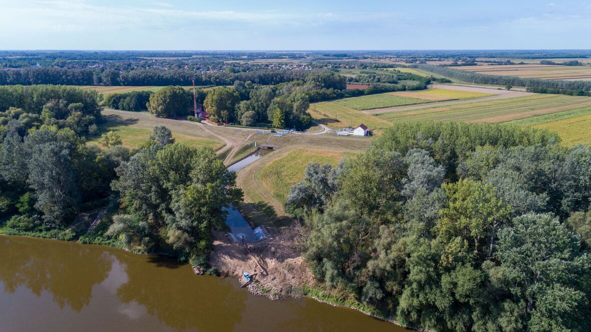 Vízpótlás Tunyogmatolcsnál